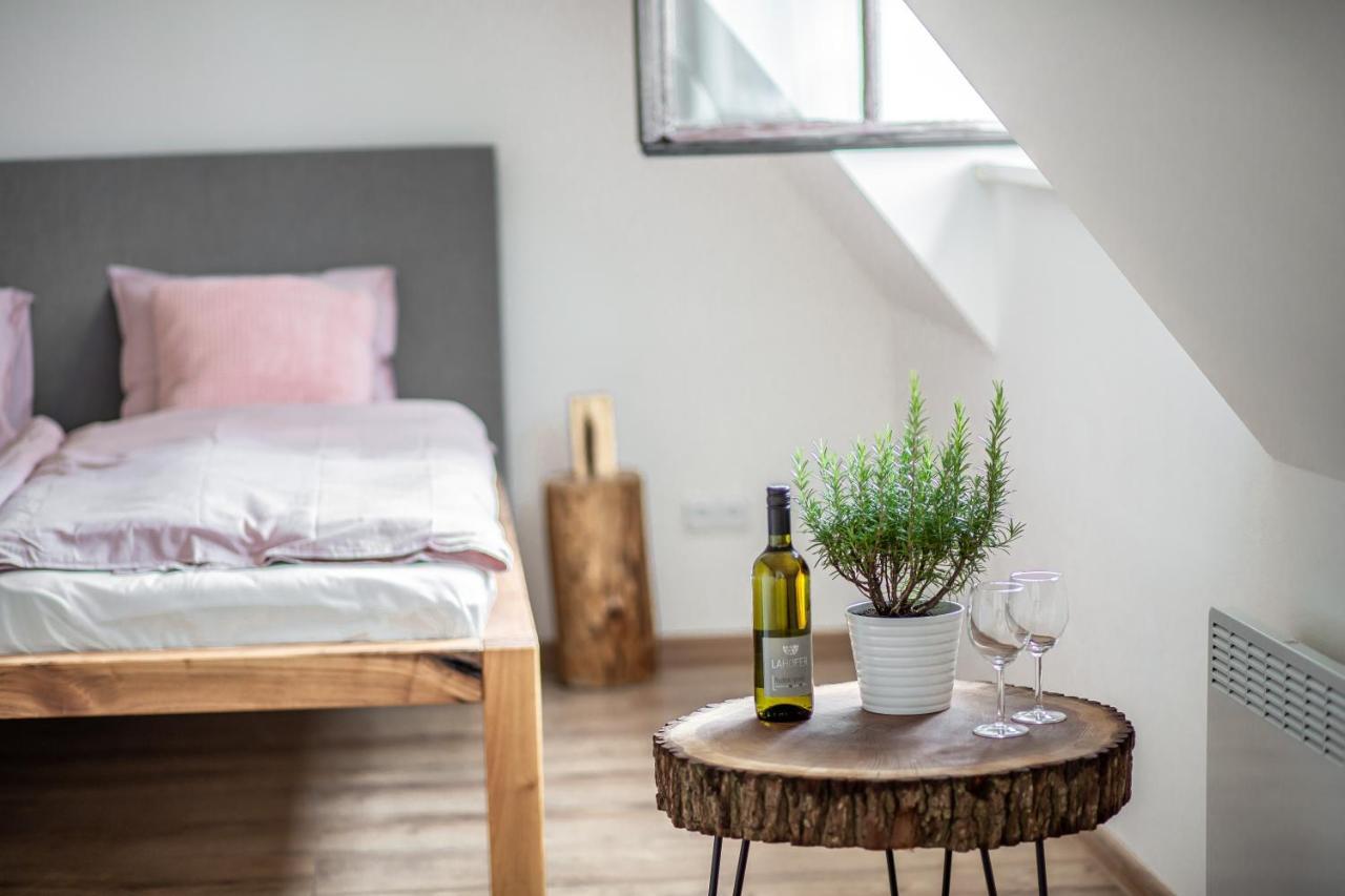Apartmany Na Mikulasskem Namesti Znojmo Εξωτερικό φωτογραφία